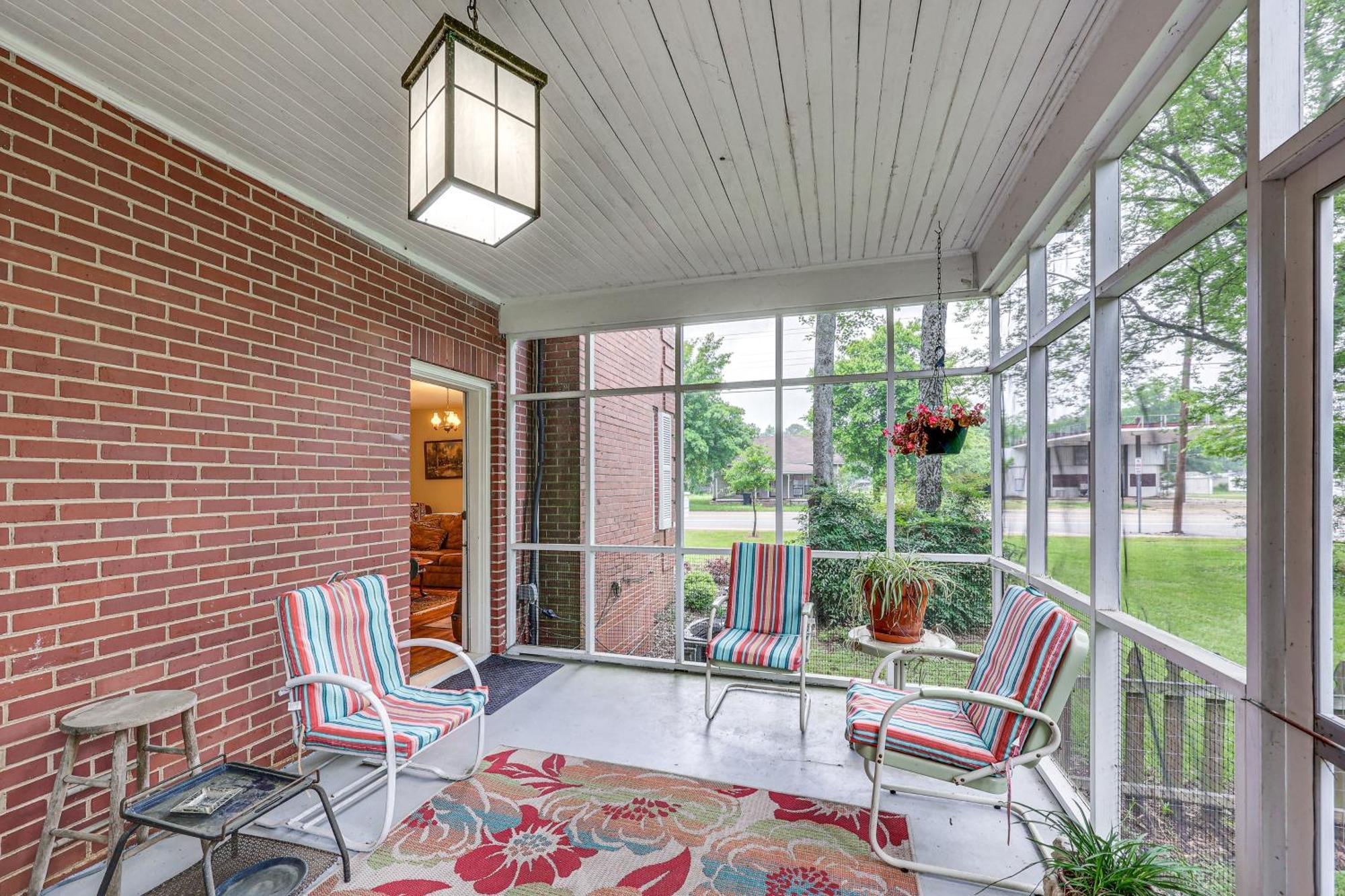 Delightful Retreat With Fireplace And Large Yard! מראה חיצוני תמונה