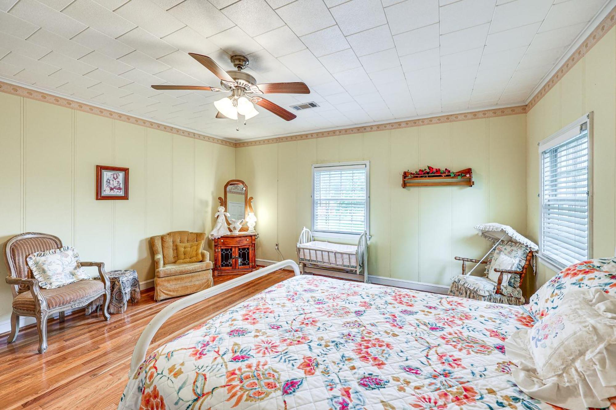 Delightful Retreat With Fireplace And Large Yard! מראה חיצוני תמונה