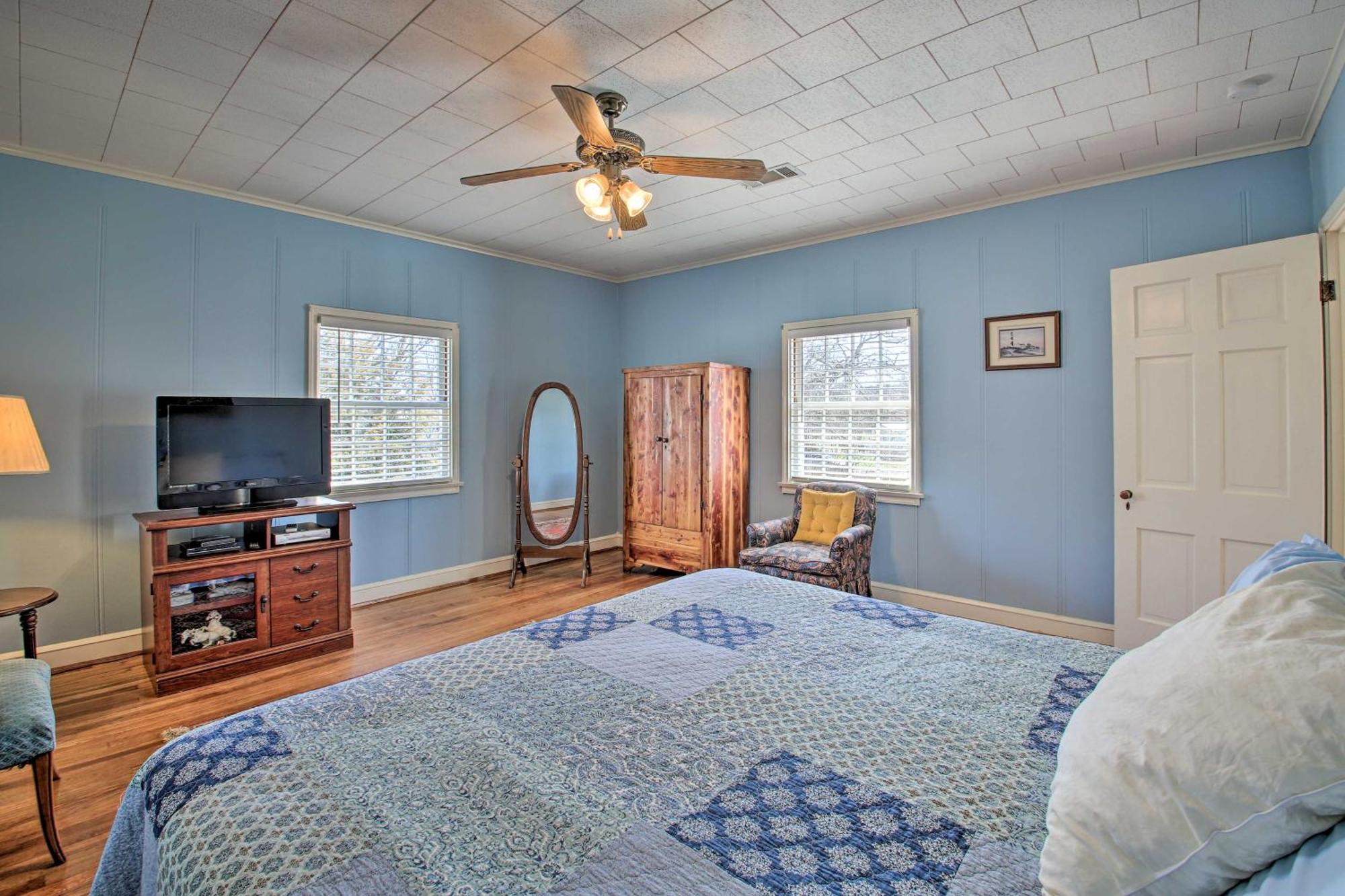 Delightful Retreat With Fireplace And Large Yard! מראה חיצוני תמונה