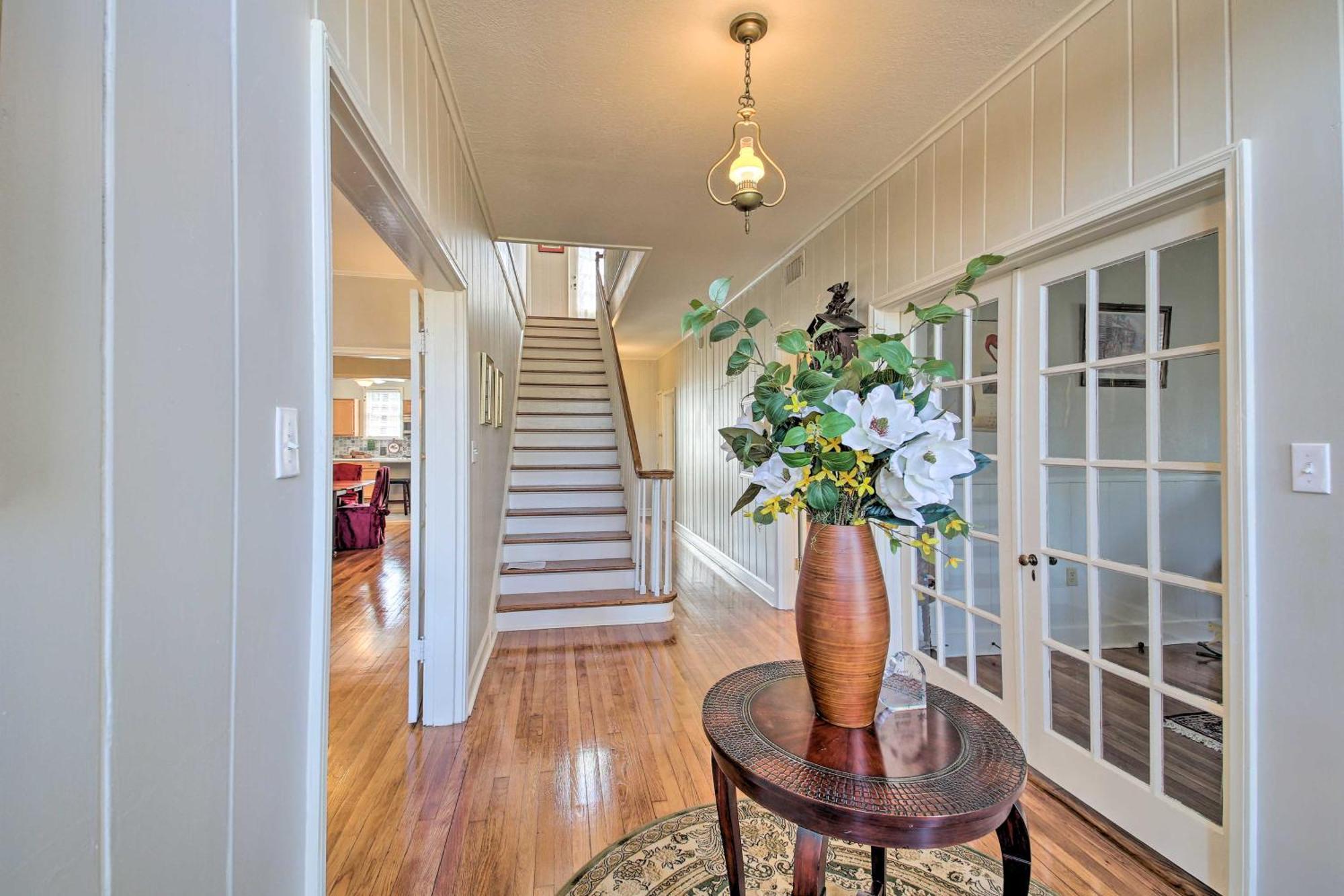 Delightful Retreat With Fireplace And Large Yard! מראה חיצוני תמונה